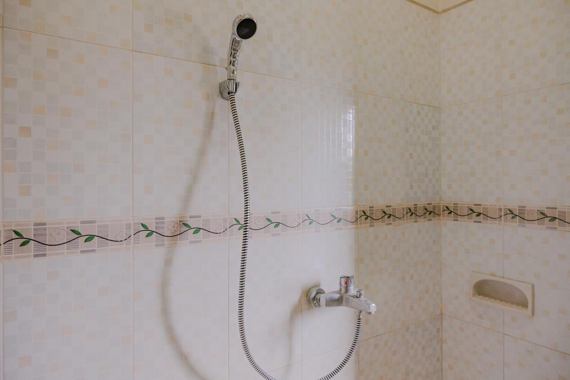 Oyo 2376 Tiara Family Residence باتو المظهر الخارجي الصورة